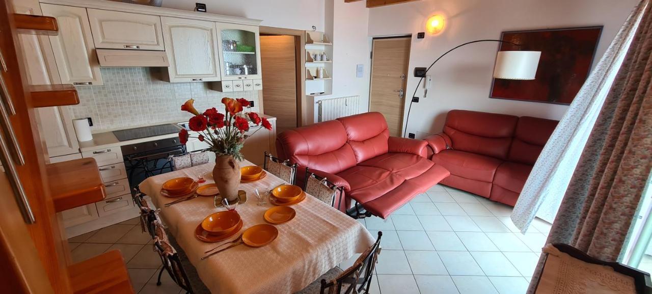 La Villetta In Residence Con Piscina E Vista Lago Parzanica Εξωτερικό φωτογραφία